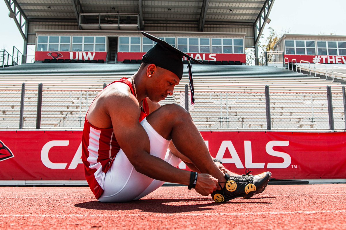 ksmileylewis's tweet photo. Yesterday’s price, is not today’s price 🎓

B.B.A in Management &amp; Minor in MIS ✅
7x on the Deans List ✅
Academic All American ✅

MBA…loading 💰 https://t.co/PoY2QUJ3KV