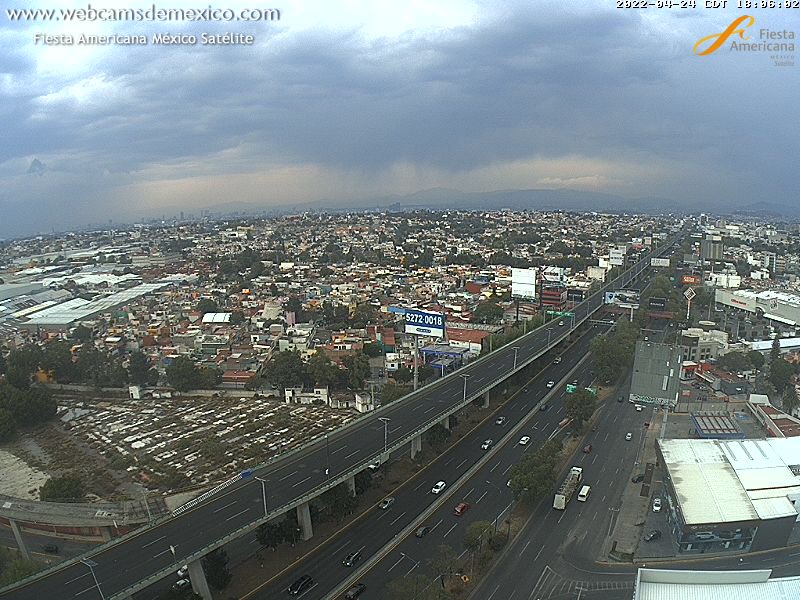 SkyAlertStorm's tweet photo. Comienza a presentarse lluvia ☔️ hacia el norte, poniente y oriente de #CDMX, con intensidad ligera a moderada, así como descargas eléctricas al poniente ⛈ https://t.co/fMyclfSTt9