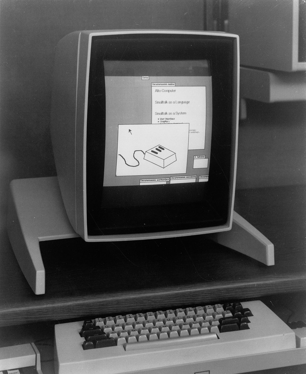 0800nacho's tweet photo. Hace tiempo que quería hacer un hilo con fotos de la Xerox Alto corriendo el Smalltalk-80 original. Están son las que recopilé. Si alguién tiene alguna más...
#smalltalk #smalltalk80 #xerox #xeroxalto https://t.co/k4968lLOfU