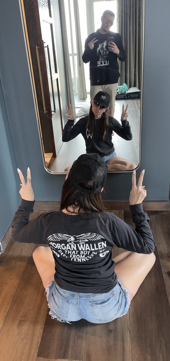 KayKayWeems's tweet photo. Made @PaulBoulon do some country ass shit this weekend @MorganWallen https://t.co/pfmXqvAYQU