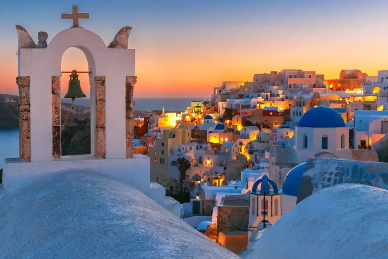 vivreenbeaute's tweet photo. #lifeinbeauty Oia, Santorini, Greece https://t.co/98Dc0dJgeV