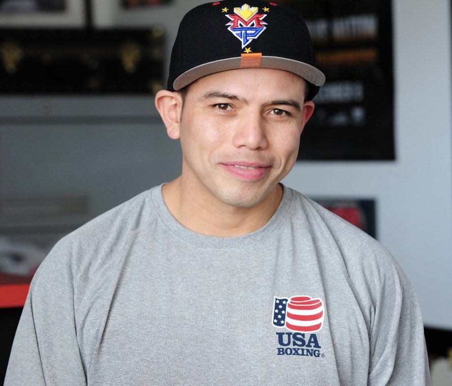 #10yearsago today, coach Roger Rodas got ready to put the kids through their paces in Dallas, TX. 

#dallasboxing 
#rrboxingclub 
#coachroger