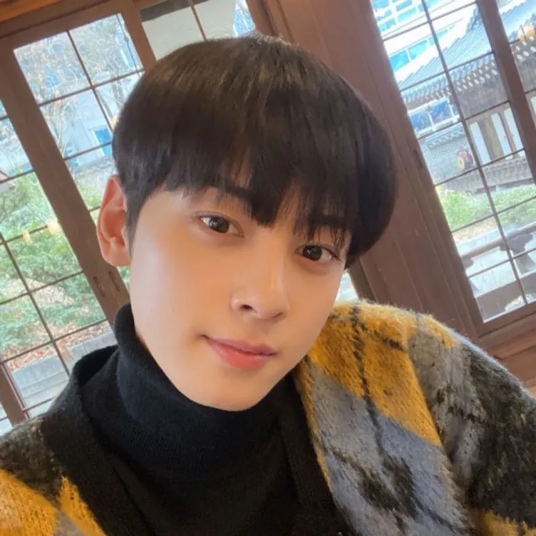chaeun_woo's tweet photo. ❤️❤️ https://t.co/CuCQKn0Q8A
