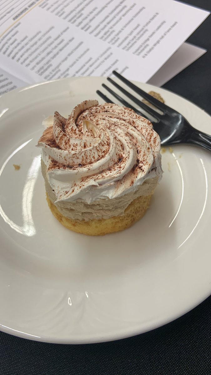 GiannaMarzen's tweet photo. no bc this is truly SCRUMPTIOUS I’m obsessed. #pbosp22 https://t.co/WiaPNSvzT2