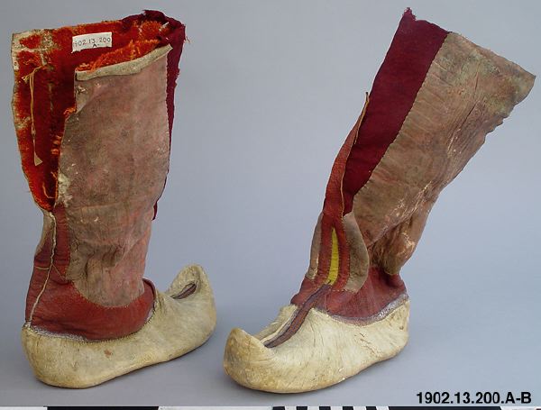 Монголчуудын гутал их ганган байжээ.