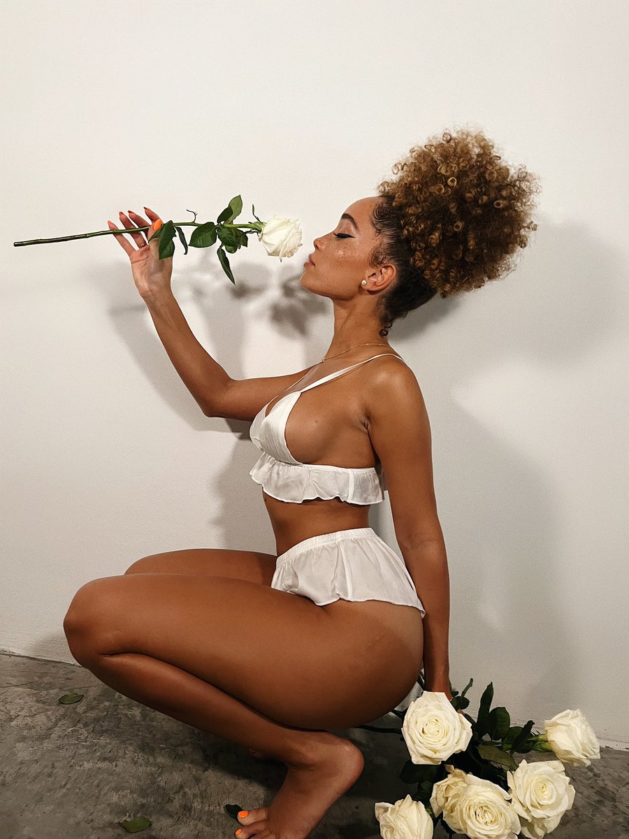 TazsAngelsBeaut's tweet photo. #SelfCareSunday 

Rydaz, check out our NEW post ⬇️ @TazsAngelsBeautyBar on IG 

https://t.co/aSPUPbnkz9 https://t.co/JMa1QfnCJS
