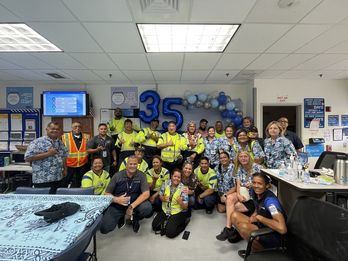 TeamKOA1's tweet photo. Happy 35yrs of service to KOAs LRSE - Gary A. Gary is such an huge asset to our KOA station. Thank you for your 35yrs of service! 👏 Means a lot when the team comes together and throws you a surprise pot luck! Congrats Gary! @united #LatePost #TeamKOA https://t.co/ezlzRORl8s