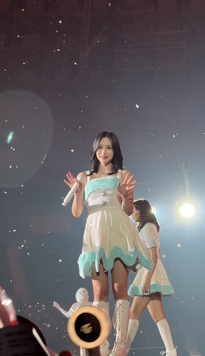 minatwice37's tweet photo. いよいよ今日TWICEのライブだ〜
楽しみ〜
整理券取れなくてグッズ買えなそうだけど😭
#TWICE #TWICE_4TH_WORLD_TOUR_JAPAN https://t.co/ayvAa4ZHvO