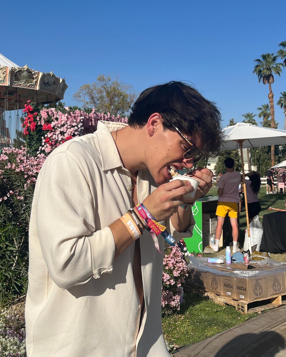 Noah Beck tweet media