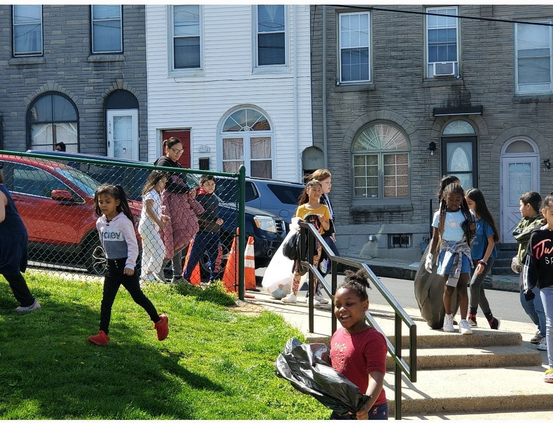 Thank you to the whole second grade team and students for helping to clean up around Thirteenth and Green for Earth Day. 🌎 #earthday2022 #rsdproud