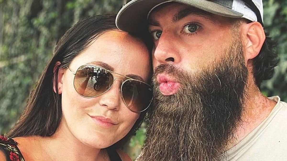 Monsters & Critics: Teen Mom 2 alum Jenelle Evans launches Evans Merch collab with husband David Eason https://t.co/dFuoSW7L0a #crime #news https://t.co/0ZI2EexcC8