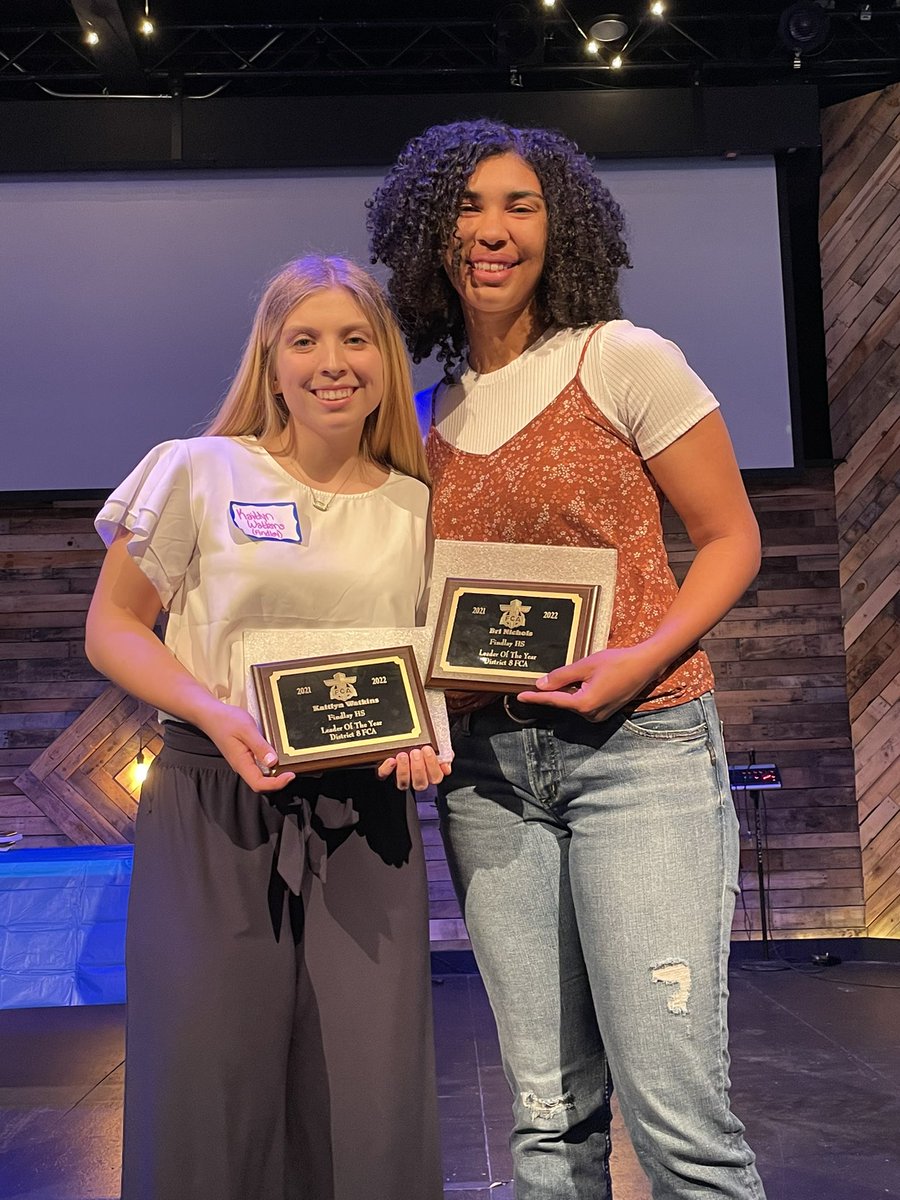 FindlayHS_FCA's tweet photo. District 8 FCA awards banquet tonight! 

Congrats to our “Huddle Leaders of the Year,” Bri &amp; Kaitlyn! 💯 

Congrats to Landon &amp; Rachel for earning a $500 scholarship! 📜 💰 
  
Thanks to all of our leaders for a great year! ☀️ 

#TrojanTrue https://t.co/83IH5dEjwz