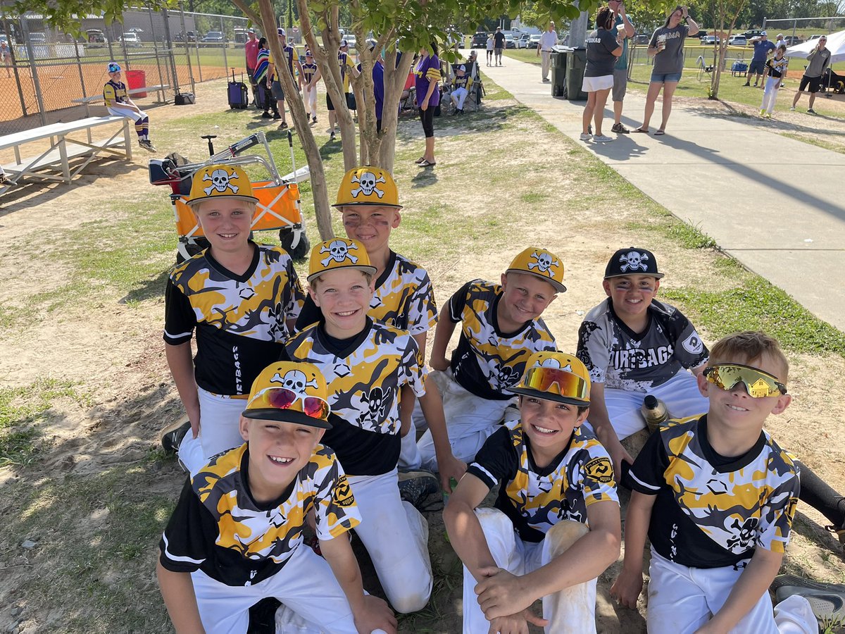 TR7Baseball's tweet photo. Great weekend of baseball playing 10U in Snow Hill. Went 3-1 and missed the gold bracket championship game by one run in extra innings. Proud of these boys! They had lots of swag chain worthy moments this weekend! And congrats to Mac A and Chase S on their homeruns this weekend! https://t.co/s2W6EdOhZN