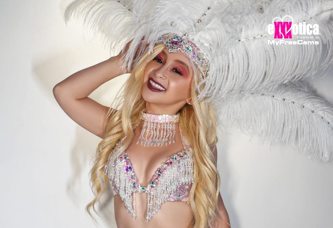 EXXXOTICA's tweet image. Tiny Texie, the world’s smallest proportioned stripper @TinyTexie to perform live on the Main Stage, sponsored by @Chaturbate.