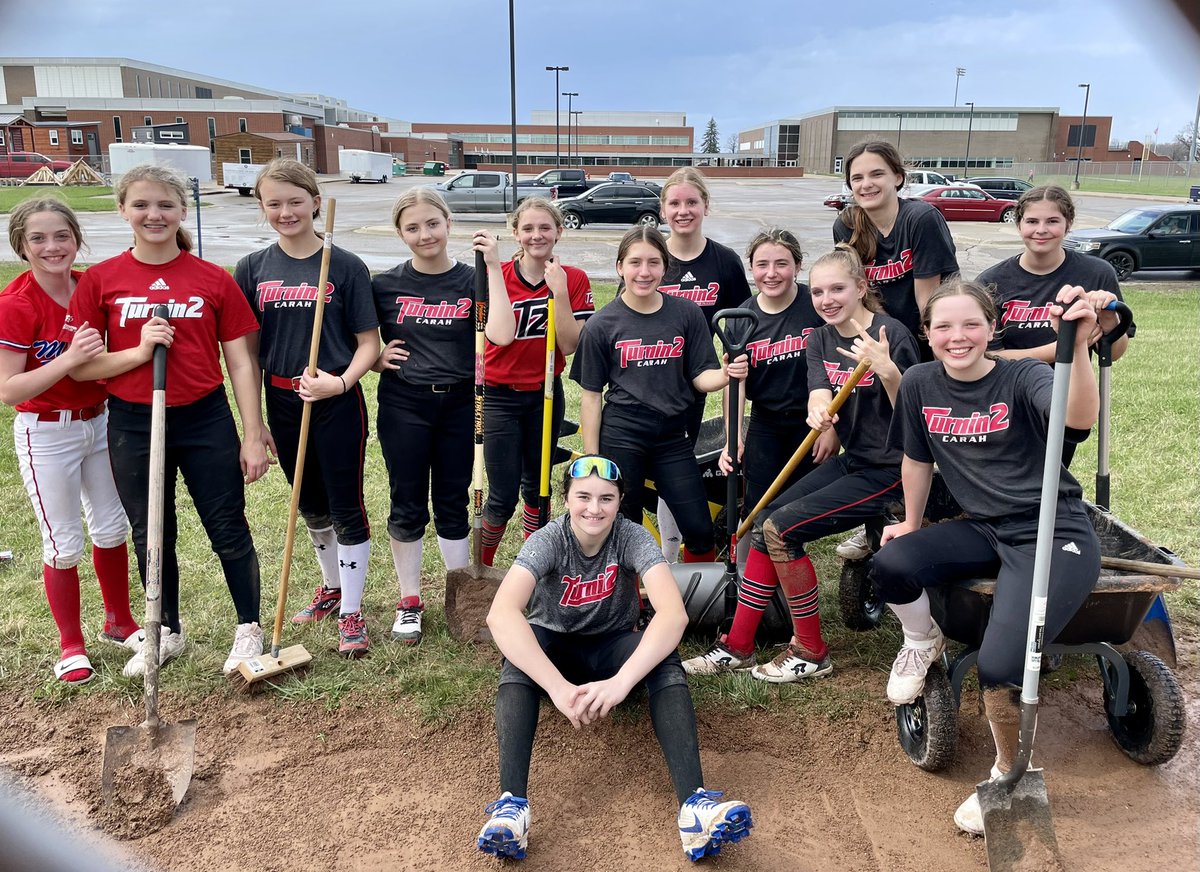 CoachCarah's tweet photo. Had a great time getting outside for practice today, only to get rained on for a bit. No matter, we got a lot of quality reps in, did some field cleanup, &amp; even got a little dance going. We play in the 14U division of the Pride Spring Opener next w/e and are fired up!
#T2ThatsWho https://t.co/xrQNUJVWw2