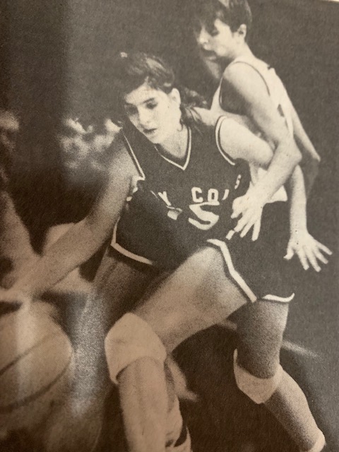 swankonsports's tweet photo. The Clear Fork Valley Athletic Hall of Fame is pleased to announce the class of 2022.  1989 graduate Amy Dillon-Bogner, her basketball coach calls her one of the best guards in school history, and 2014 graduate, a three sport star, football, basketball and baseball, Ridge Winand. https://t.co/oU6k8tMDdQ