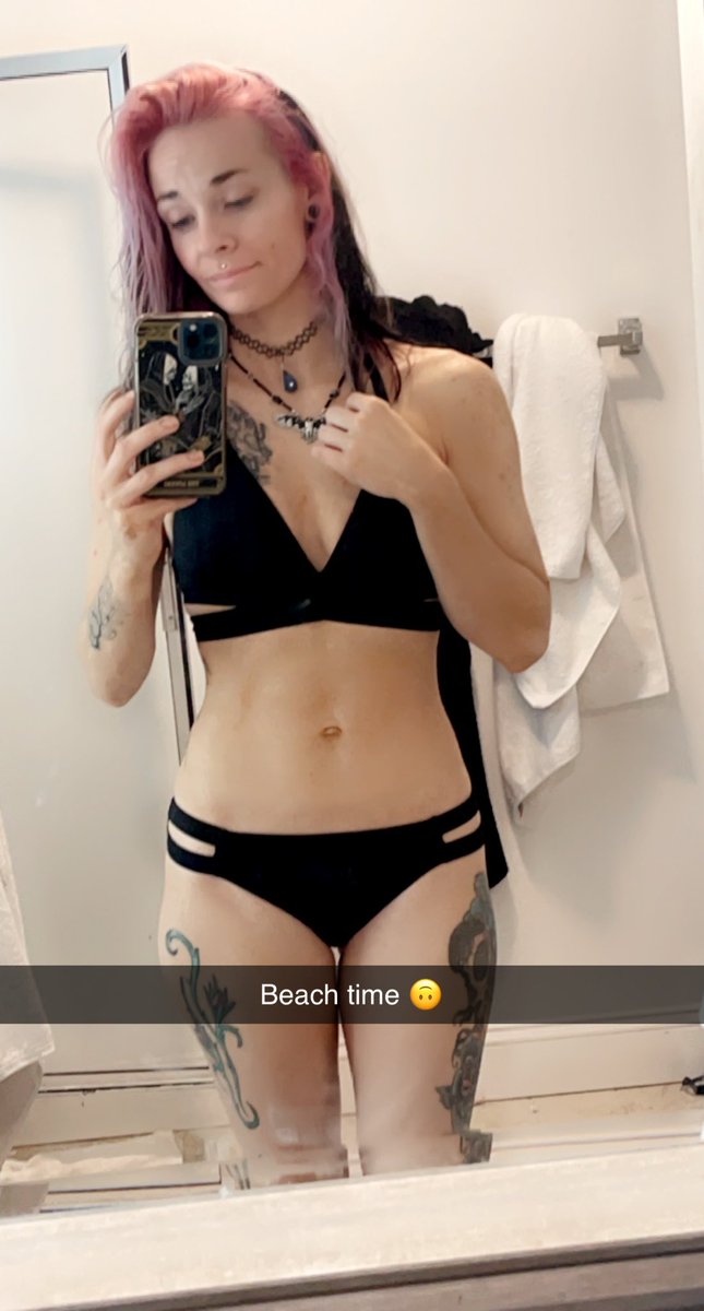 HecatesFire's tweet photo. Getting that daily dose of vitamin Sea 🖤🌊🧜‍♀️ https://t.co/LHURSJ17xM