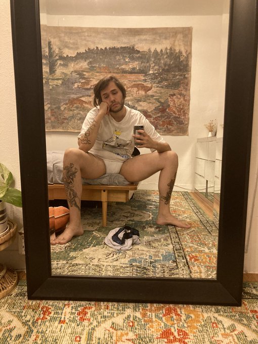 I can&rsquo;t jerk off for four more days. PLEASE DON&rsquo;T SEND NUDES. JK&hellip; unless 🤔 https://t.co/VOe7pqSo42<a href="/tag/mvsales"class="tags"><span>#mvsales</span></a><a href="/tag/mvboys"class="tags"><span>#mvboys</span></a>