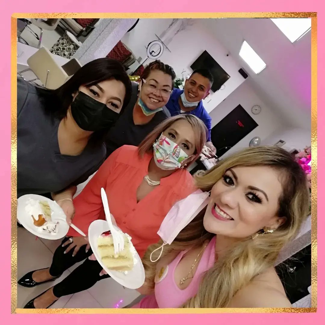 AremiStore's tweet photo. Gracias queridas amigas de Infinity Salón por ser tan especiales en nuestro
4️⃣ANIVERSARIO 🥳🎈🎂 y sorprendernos de esta forma. 🙏🏻😍💕💖🌻
#aremistore #mitiendamagica #ElSalvador 🇸🇻 https://t.co/w5YRuyI04i