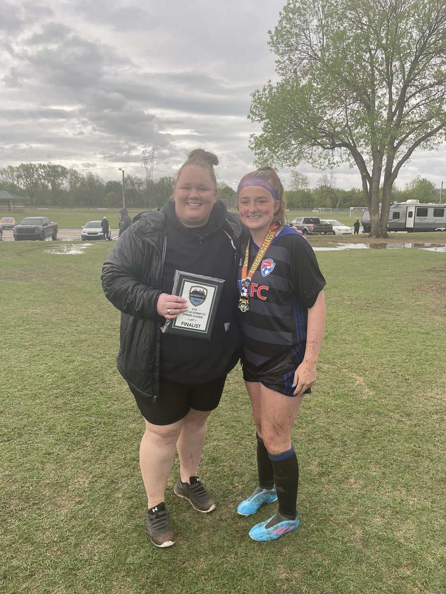 MakinzyForeman's tweet photo. Us 06 girls played some really rough 03/04 teams, and went 3-1 but still coming home with some hardware!! Thanks for asking me to guest play NEOFC!!🏆🏆 #defendthesheild https://t.co/TKyvfMdf3L