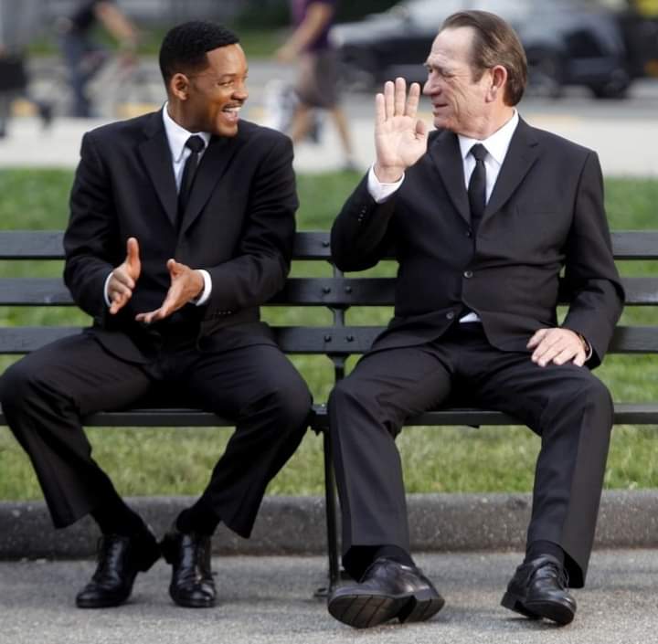 MaVoixSansFiltr's tweet photo. Will Smith : il serait ''inondé'' d'offres de films par de géants du streaming et de studio désireux de travailler avec lui ce malgré l'interdiction de participer aux Oscars pendant 10 ans ! 😎🎥👌🏽
#BackToCinema 🎬 #WillSmith https://t.co/BVTf28RSP4