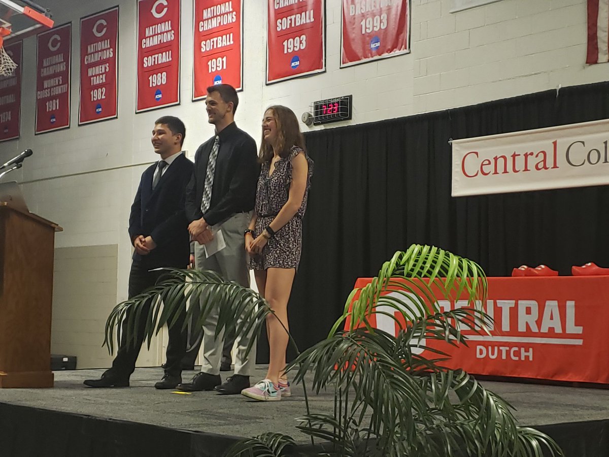 DutchSAAC's tweet image. Leadership Award to @DutchXCTF and our own @ctryon31