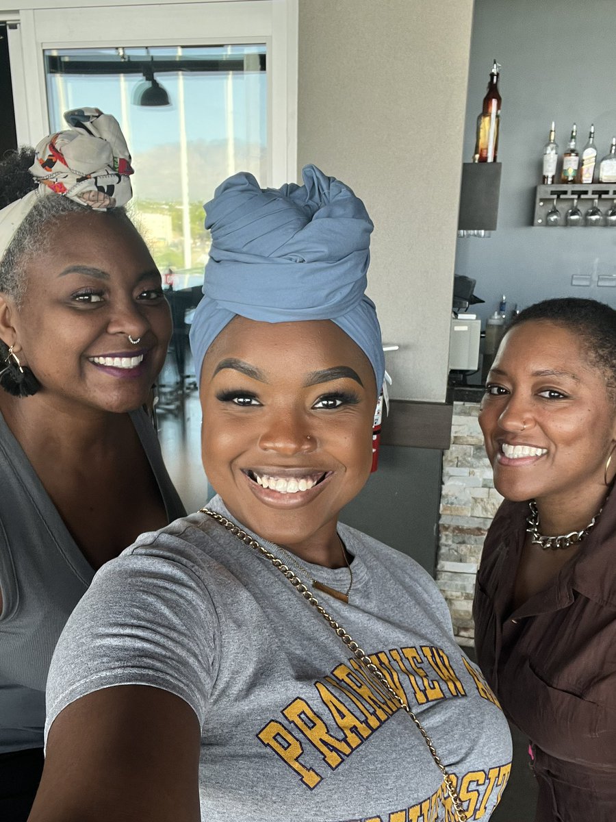 fanisianikita's tweet photo. Tucson Urban League Sunday Funday with the crew 😍

Always good to connect with my AALI folk 🤎 https://t.co/Z4V7CdUuOn