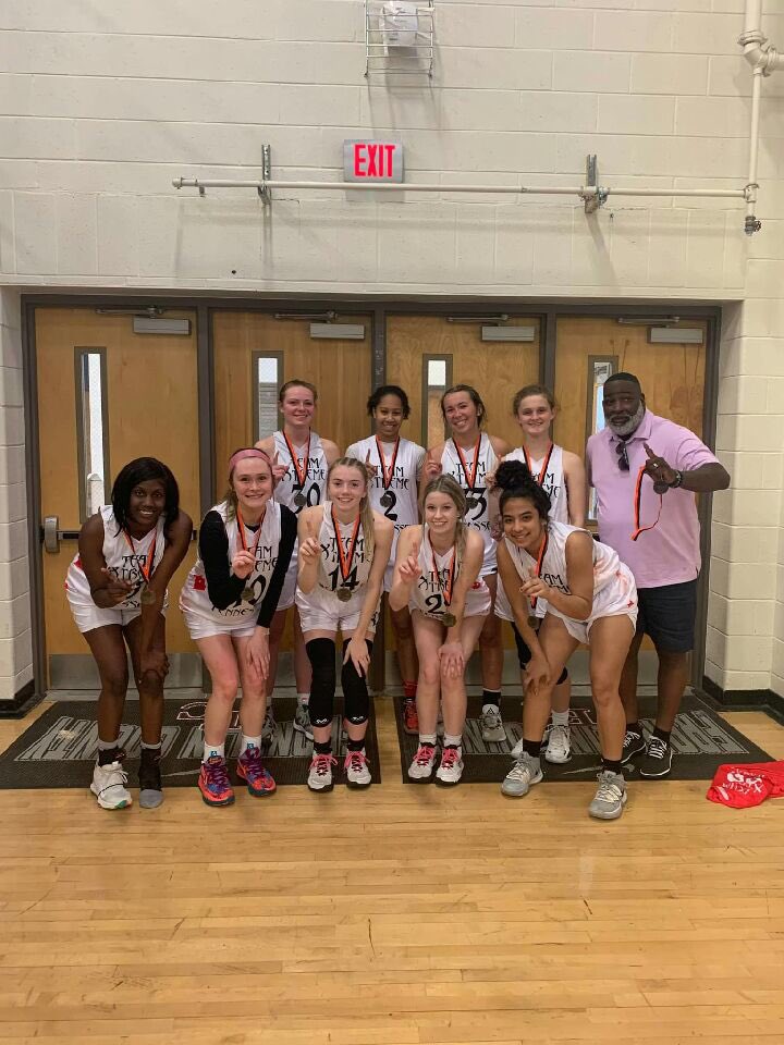 Champs!! Team goes u defeated for weekend. <a href="/miahobbs05/">Mia</a> had 11 points (4-5 fg, 2-2 Ft) 4 rbds, 5 asts, 3 stls in championship game playing point guard. Proud of her and team. <a href="/JoshuaEpperson/">Joshua Epperson</a> @BCCoachLawhon