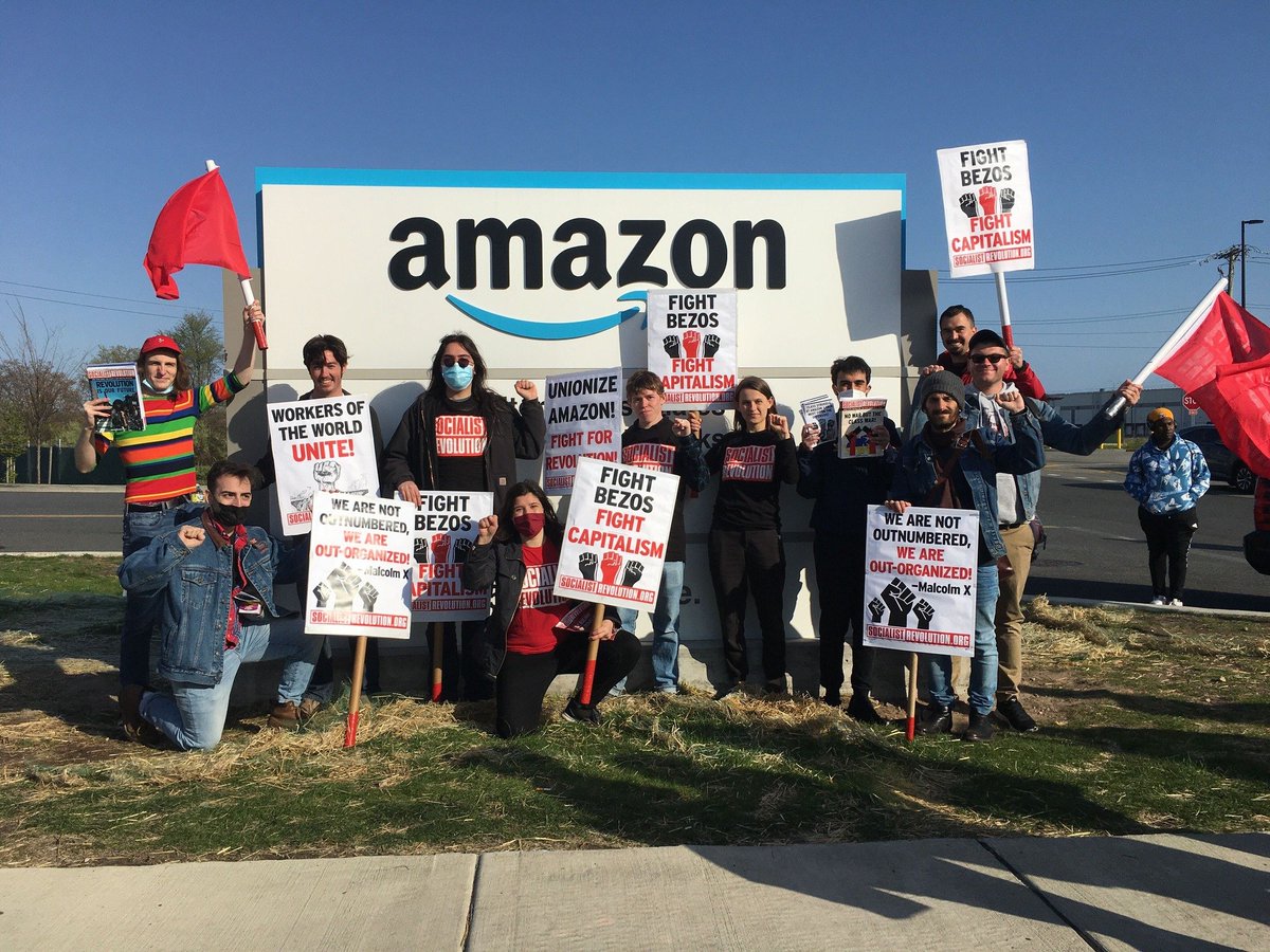 IMTBoston's tweet photo. Our @usimt comrades were out in force at the Staten Island Amazon Labor Union @amazonlabor rally today! 

Unionize Amazon! Fight for socialist revolution!

#AmazonLaborUnion 
#Marxism https://t.co/rXs2Ycwz4M