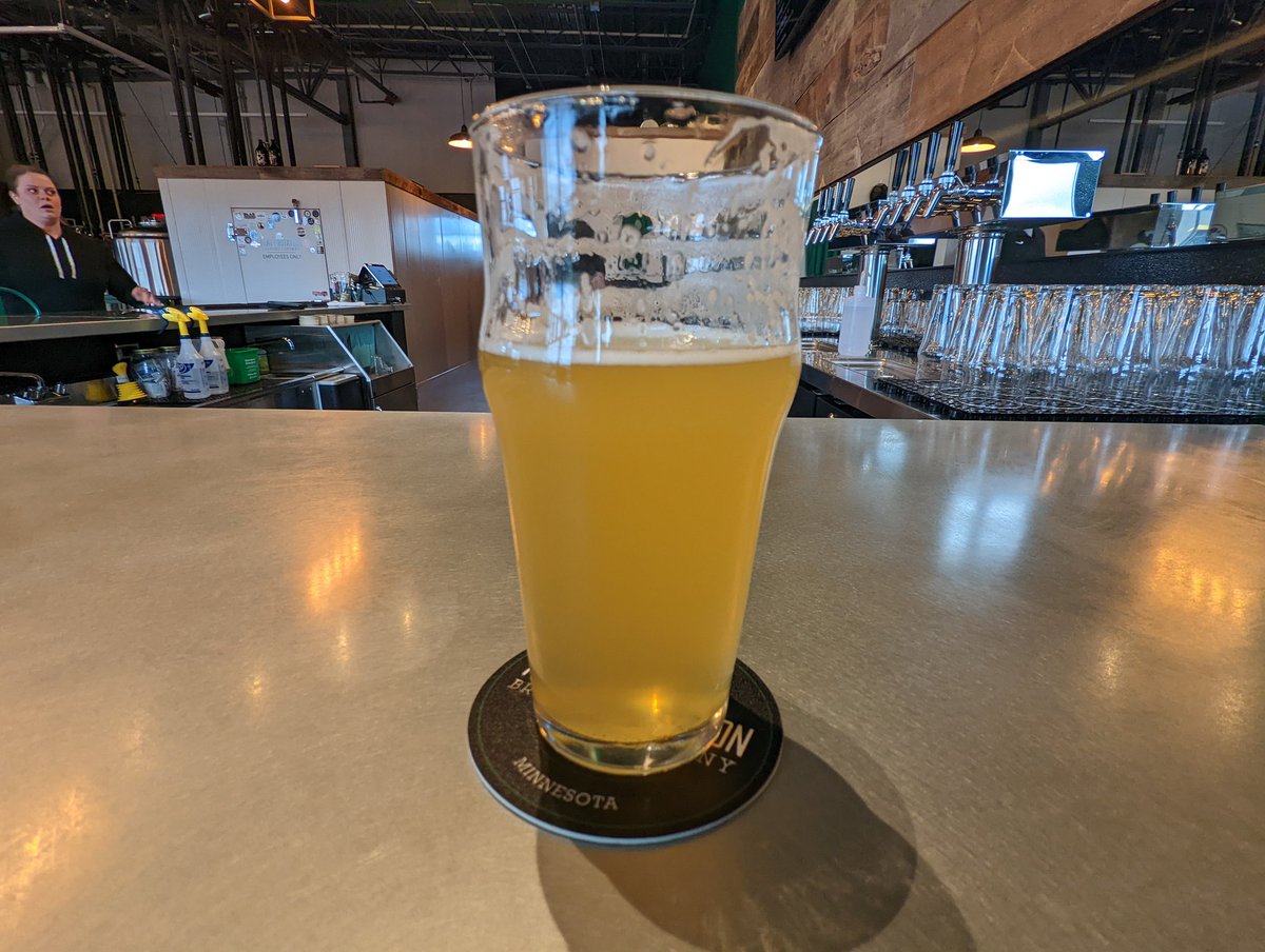 New local brewery popping up in Brooklyn Park: @heavyrotationBP. This is a neighborhood where you can barely find a decent beverage within a 15 minute walk. They are here changing that!