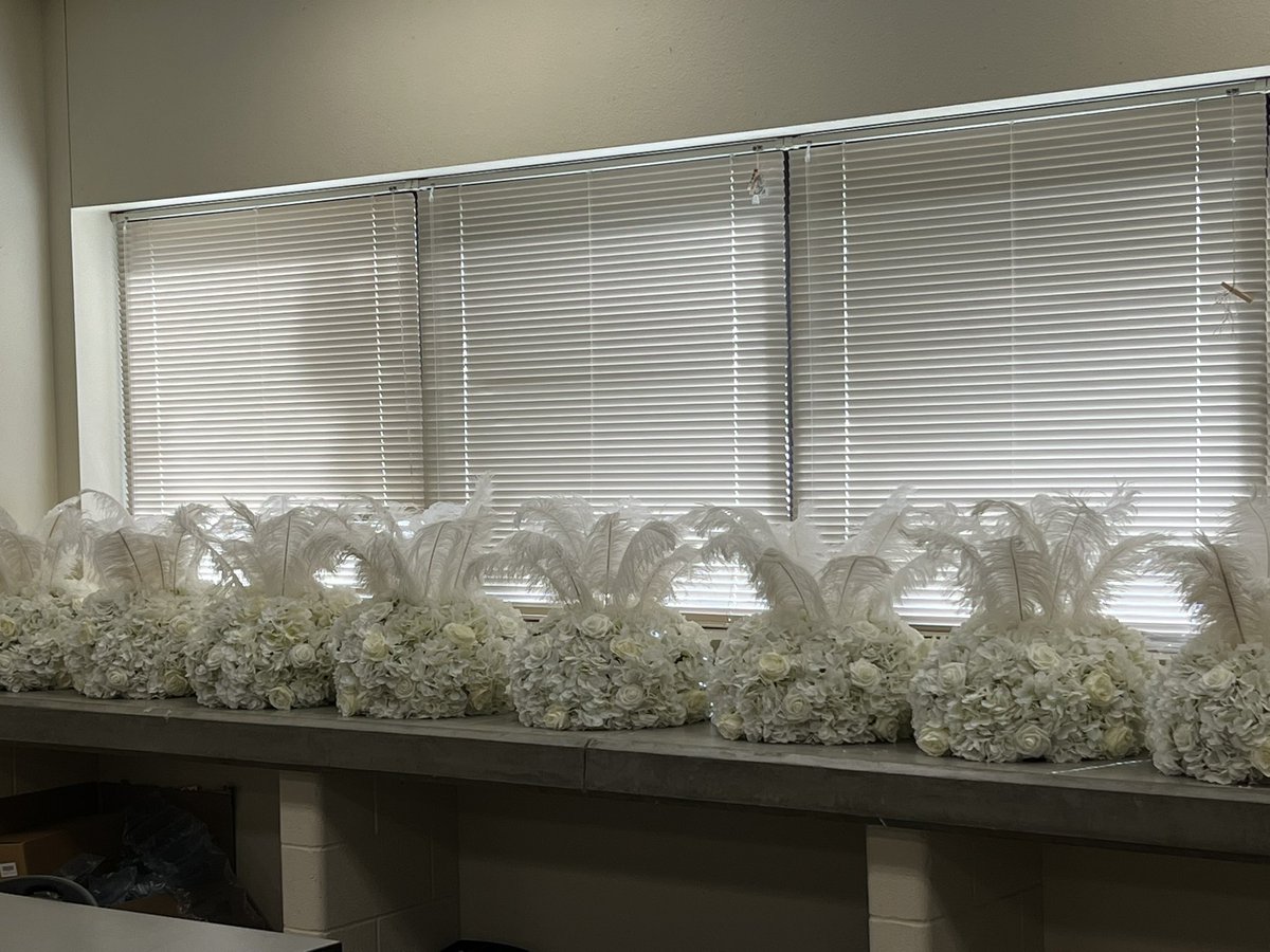 PROM 2022 "Roaring 20s" Theme BOS Floral Design students did a wonderful job helping out with these centerpieces. It turned out beautiful! #livingalegacy