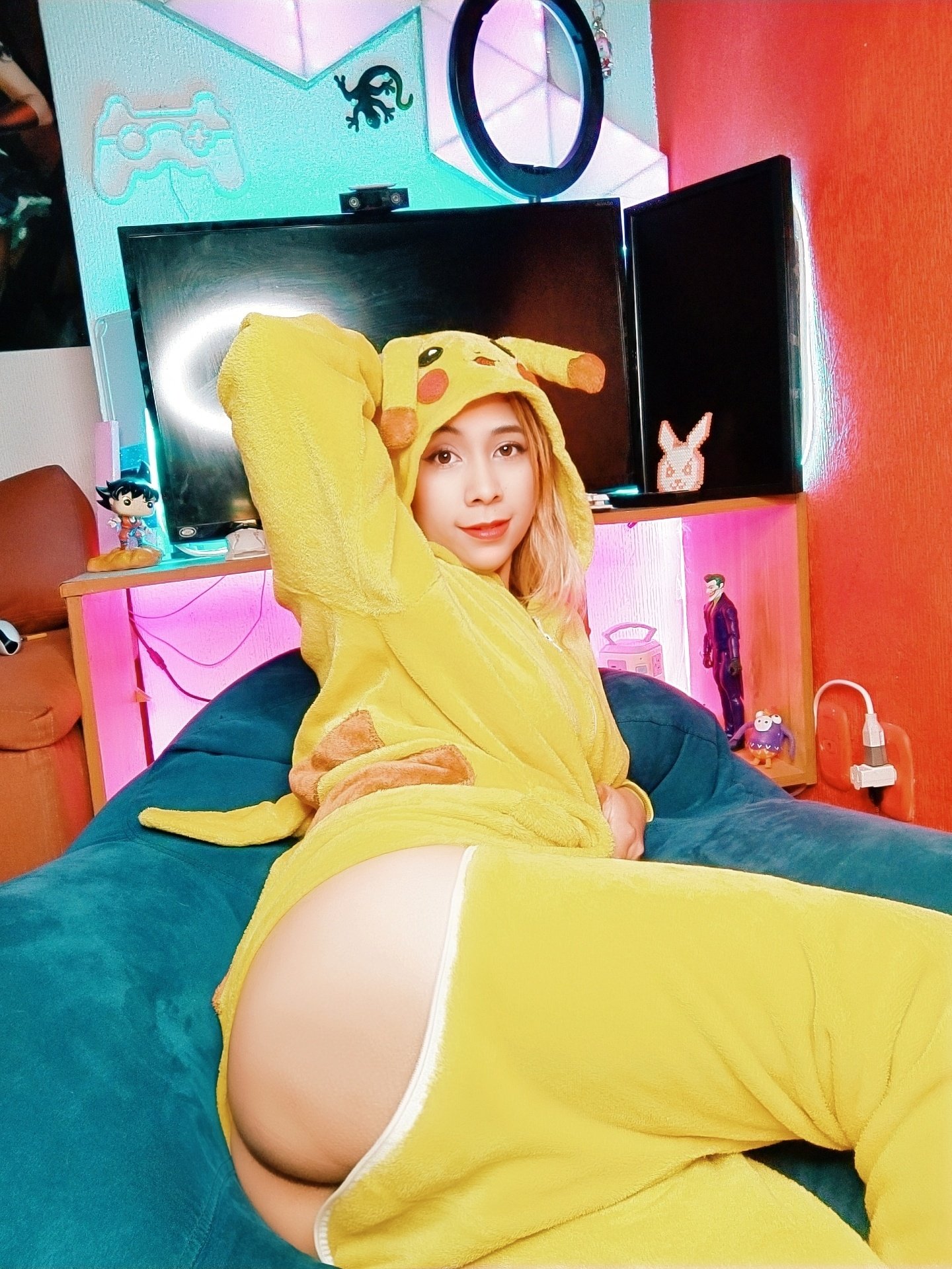 Yuri Bunny ♡^ω^♡ on X: Pikachuuuuuu jeje 😍😍 #pokemon #yuribunny #gamergirl #cosplay t.coBrRoq9X3qD X