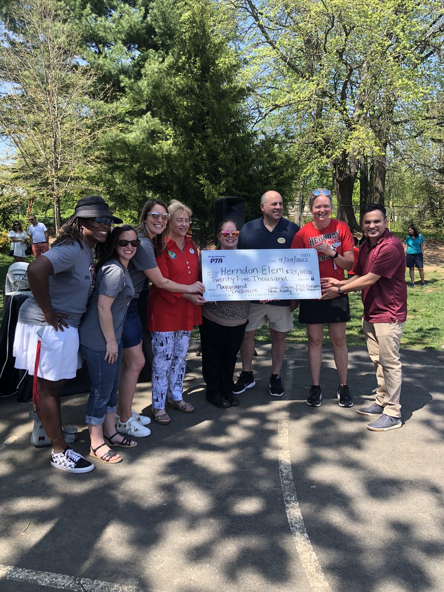 HES 60th Anniversary Celebration! <a href="/Herndon_ES/">Herndon Elementary</a> <a href="/HerndonESPTA/">Herndon ES PTA</a>