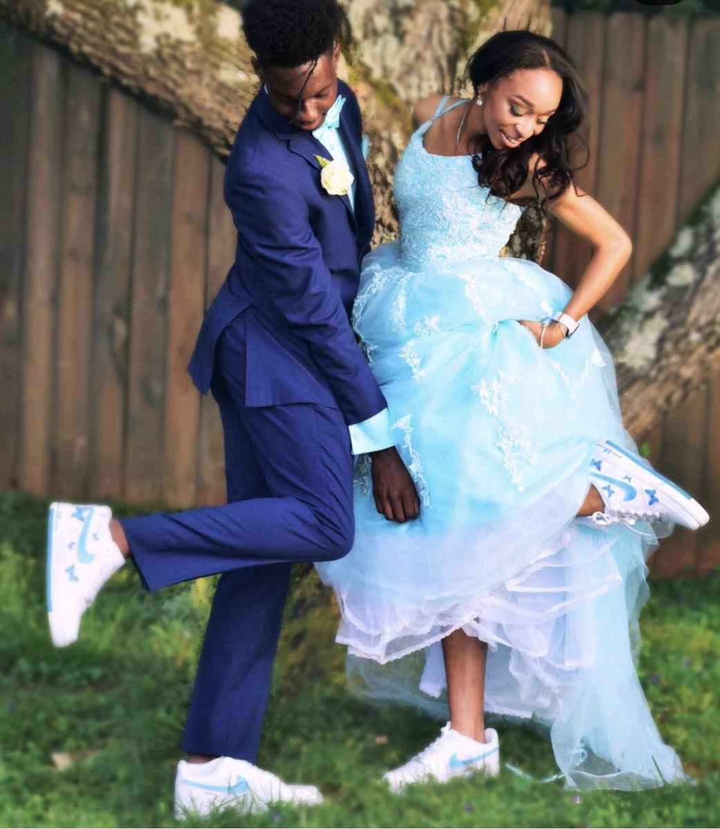⭐️🏐 senior <a href="/nialah18/">nialah</a> looking GORGEOUS! 🔥 #SeniorProm2022