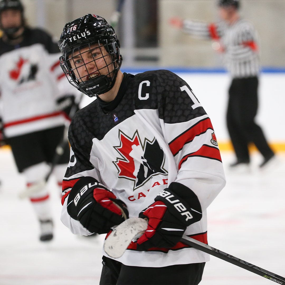 FINAL | Connor Bedard scored a hat trick and set a pair of Canadian records, leading 🇨🇦 to its first win at the 2022 #U18Worlds, an 8-3 victory over 🇩🇪.

📰 hc.hockey/MU18Recap0424  
📊 hc.hockey/MU18Stats0424