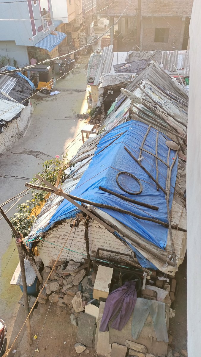 CuttuLithi's tweet photo. @KTRTRS Road encroachment opp to marredpally MRO office ...sir, I request to please look into this issue....it's a greater hyderabad but no four wheeler can move in this road. Public facing great problem due to this ...hence request to clear the road for bangaru Telangana sir https://t.co/F5Du7vXc8E