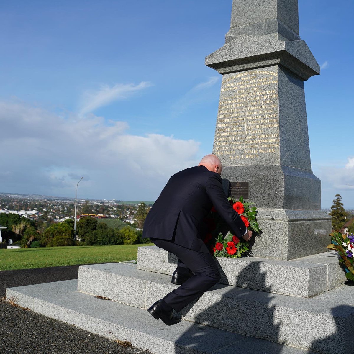 Today we remember those who have lost their lives in the service of New Zealand, fighting for the ideals of freedom, democracy, and peace #AnzacDay  #WeWillRememberThem