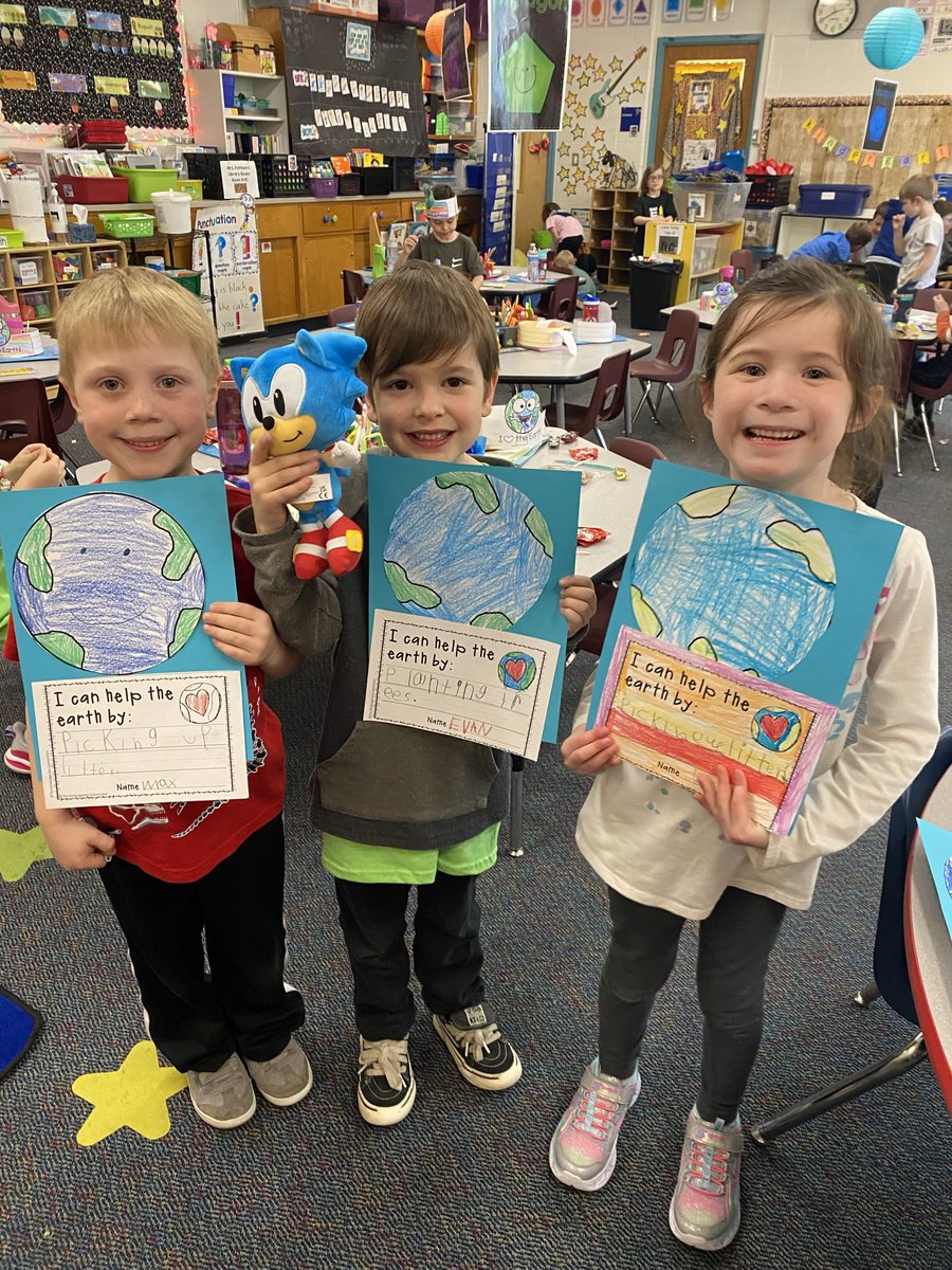 RussellsKinders's tweet photo. 🌎🌸☀️Earth Day Fun! https://t.co/K7D07yF7q0