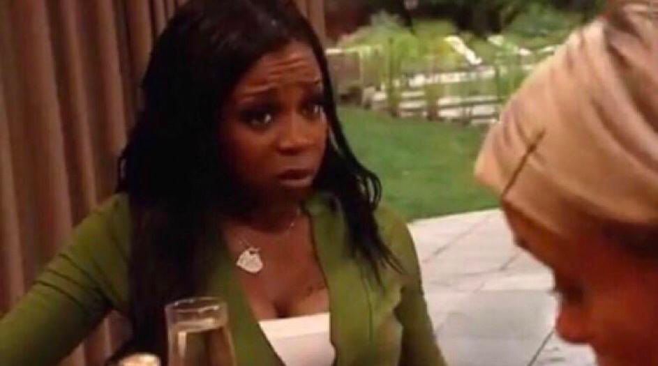 So lets get this straight, Jason went on tv and said that he wants a baby with Chrishell, told her to fertilize her eggs, took her to the doctors, talked about how he is reconsidering having kids only for them to break up because he doesnt want kids? #SellingSunset