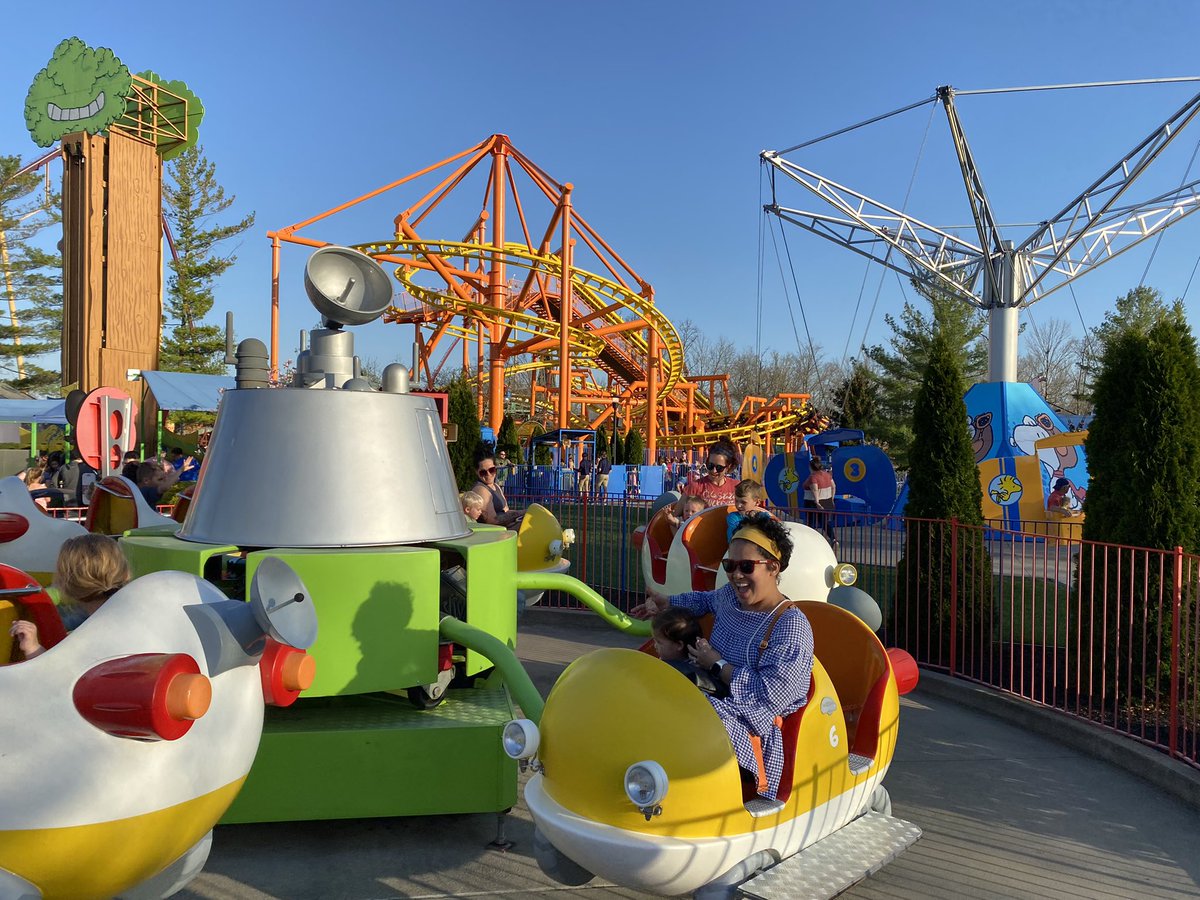 TheRealAnnaFegi's tweet photo. Had a great day on Saturday at @KingsIslandPR !  So excited for summer!

#kingsisland #KI50 https://t.co/vDbFEQrAS5