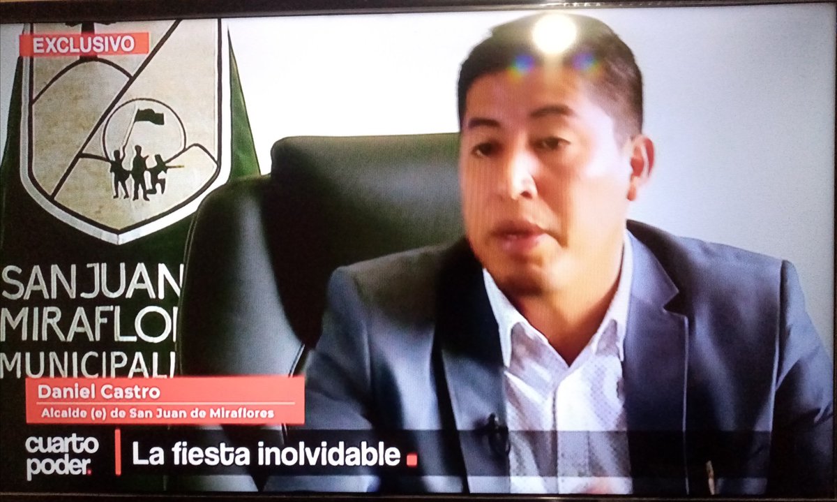 huberpflo's tweet photo. NO JODAS el Alcalde de SJM se gasto una millonada para su fiesta, sino recuerdan nadie voto por él, ya que esta reemplazando a la Alcaldesa que está presa por corrupción. 😠😠 #CuartoPoder #PuntoFinal #Panorama https://t.co/u3OFe0Bso6