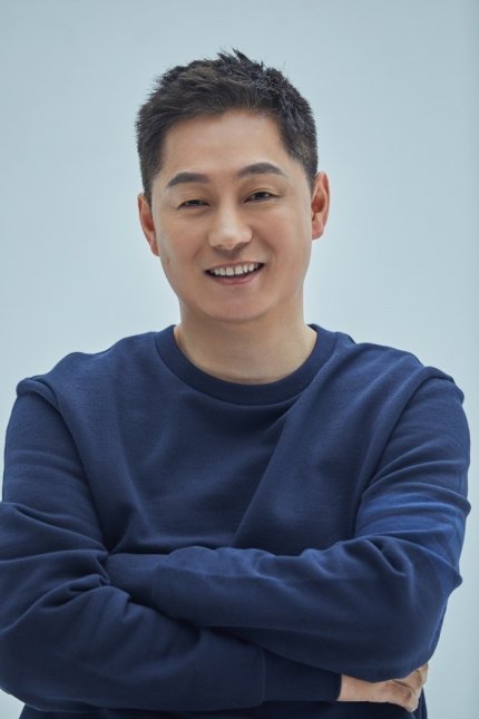 itsbulkangnancy's tweet photo. Hyung -jin Lee, MLD Entertainment's global representative and Tim Kim, KAMP 's global representative joined hands and pledged to take a global step towards a new vision for K-pop. 

#MOMOLAND #모모랜드 @MMLD_Official https://t.co/6lCfv1uVwf