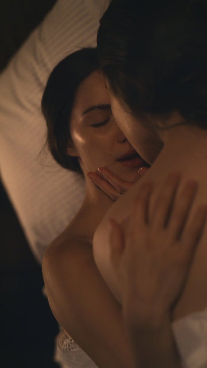 The way they hold each other. That's it, that's the tweet.