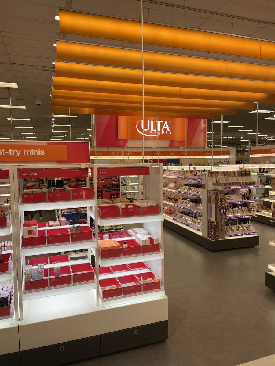 Ulta is now in our local Target!!! Yessssss!! This is a dangerous pairing. https://t.co/BjET96iGOU