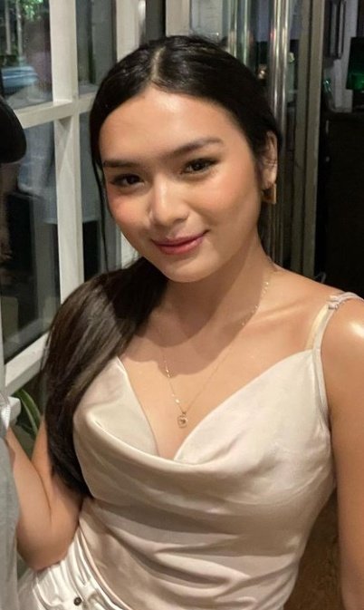 carrellover's tweet photo. GUARD MAY MAGANDA DITO OH!!! https://t.co/mARomZUtK8
