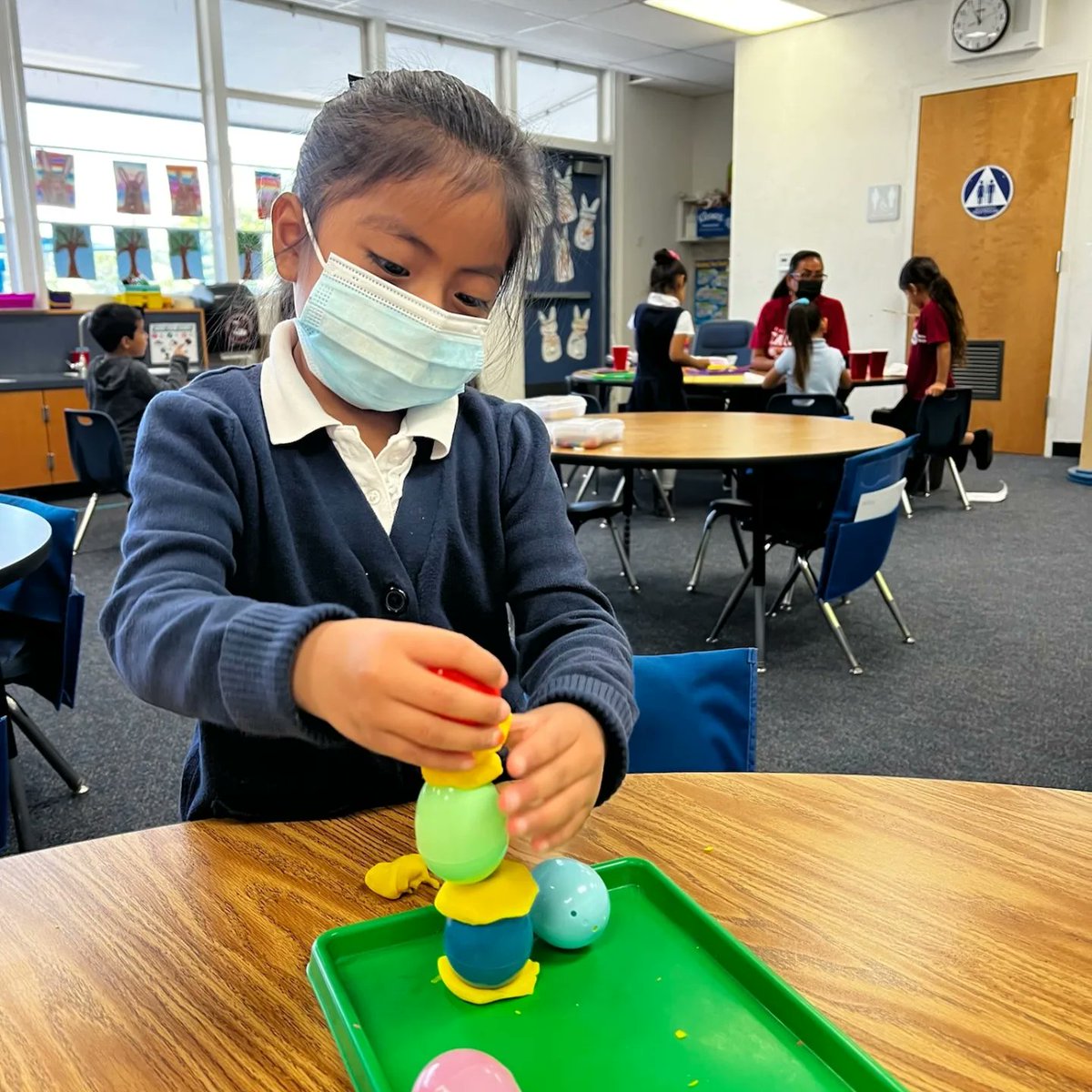 VineWCUSD's tweet photo. These TK students in Rm.18 did a fun egg stacking challenge! What a great way to start Spring Break! #tkrocks #vinewcusd @westcovinausd https://t.co/DDbmm5jJmX