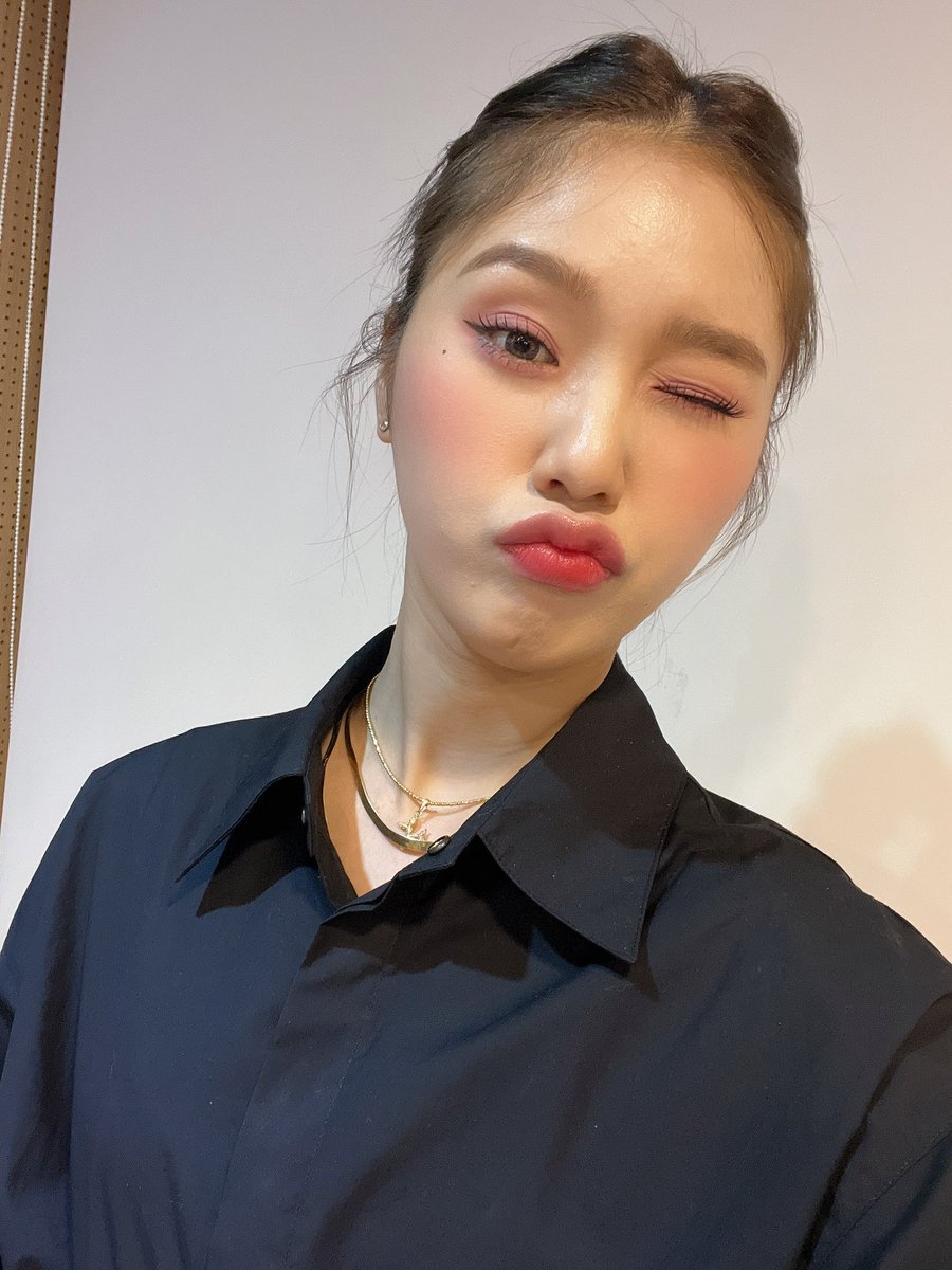 WM_OHMYGIRL's tweet photo. #밈 #스테이션제트 #스테이션밈
#자정12시 #미미야놀자

잊지말구 있다 만나 https://t.co/GQjGyjQ2Ed