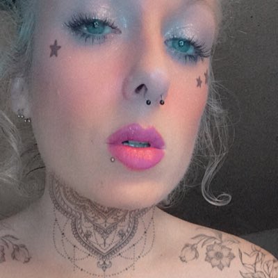 #NewProfilePic https://t.co/kcf2Jw14Ha<a href="/tag/newprofilepic"class="tags">#NewProfilePic</a>