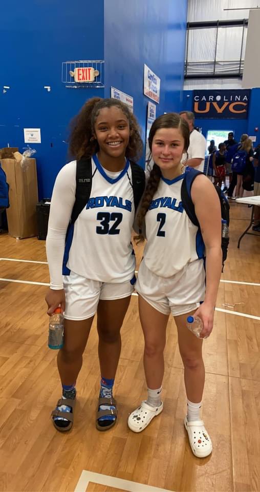 LadyRoyals2's tweet photo. -Class of 2024 
Julie Janus @juliejanus2 
#2 
20 pts 7 assists 
Taniyah Cash 
#32 
15 pts 10 rebounds https://t.co/qObOO8TNTg