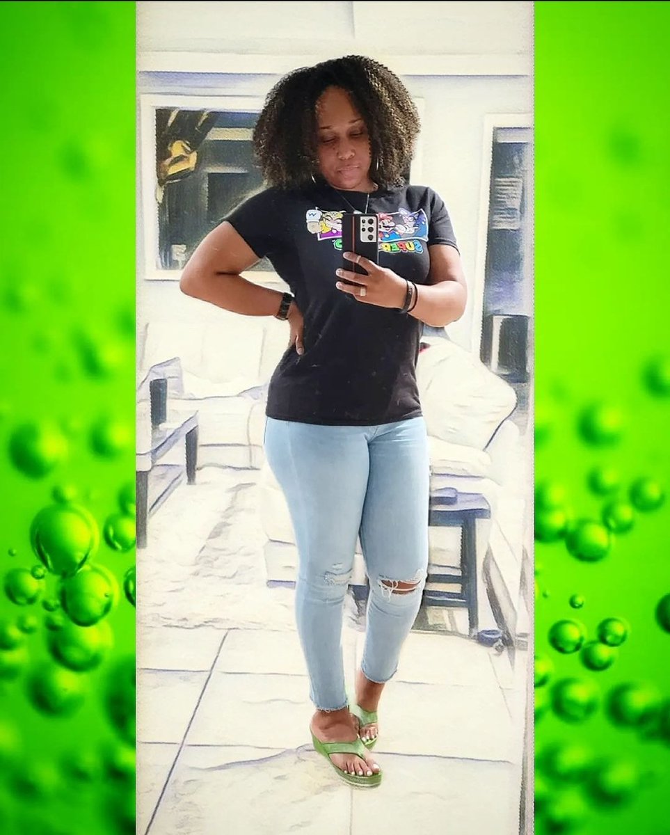 amichellefiasco's tweet photo. 💚💚 #basketballmoms LOL https://t.co/v4DqtquEyW